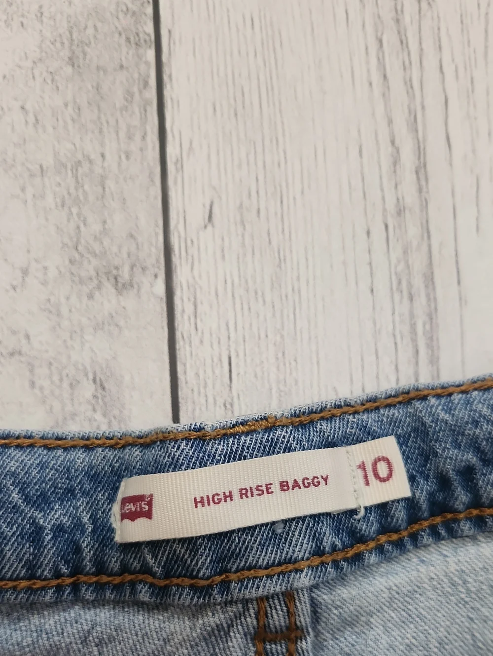 Levis Girls Size 10 High Rise Baggy Light Wash Distressed Adjustable Waist Jeans